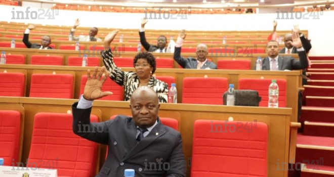 Gabon&nbsp;: 3 accords internationaux adoptés par les députés pour l’ultime séance de la transition