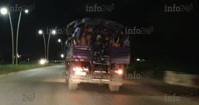 Faute de transport scolaire, des élèves gabonais ramenés chez eux à bord de véhicules de police&nbsp;!