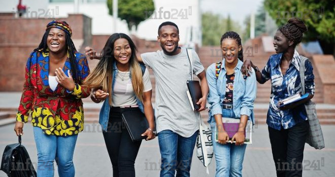 Pour faire des économies, le Gabon supprimera la bourse à ses étudiants inscrits au privé à l’étranger